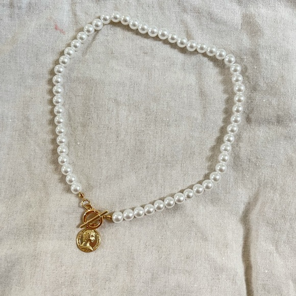 Princess Polly Jewelry - Pearl coin necklace